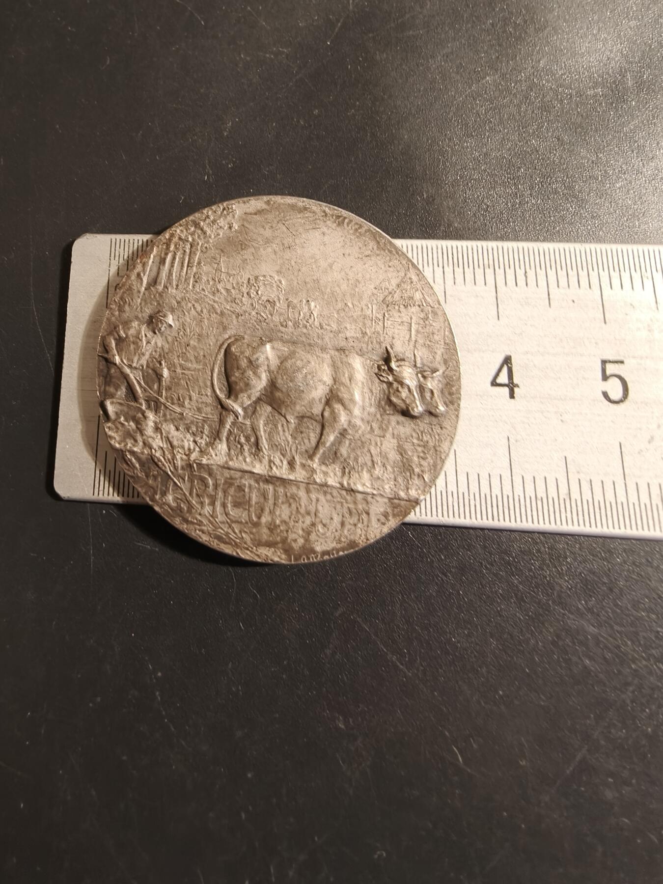 老王徽章第178期 法国畜牧业协会大银章    950银    大师马特作品    直径36mm   重量20g