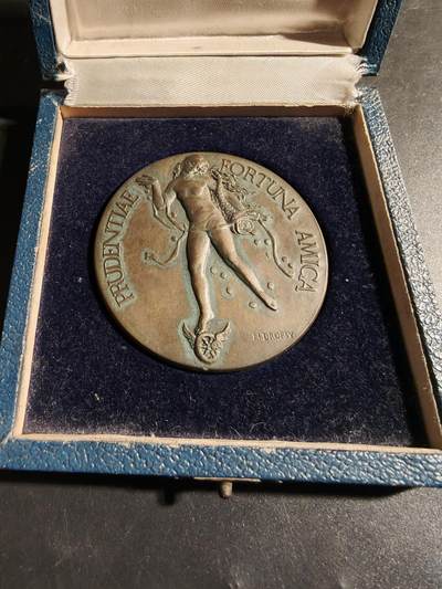 老王徽章第178期 - 法国工商信贷银行成立百年大铜章      原盒     大师Dropsy作品     直径59mm     重量105.5g