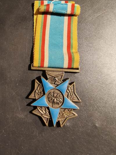 老王徽章第178期 - 法国老兵协会20年服役纪念章