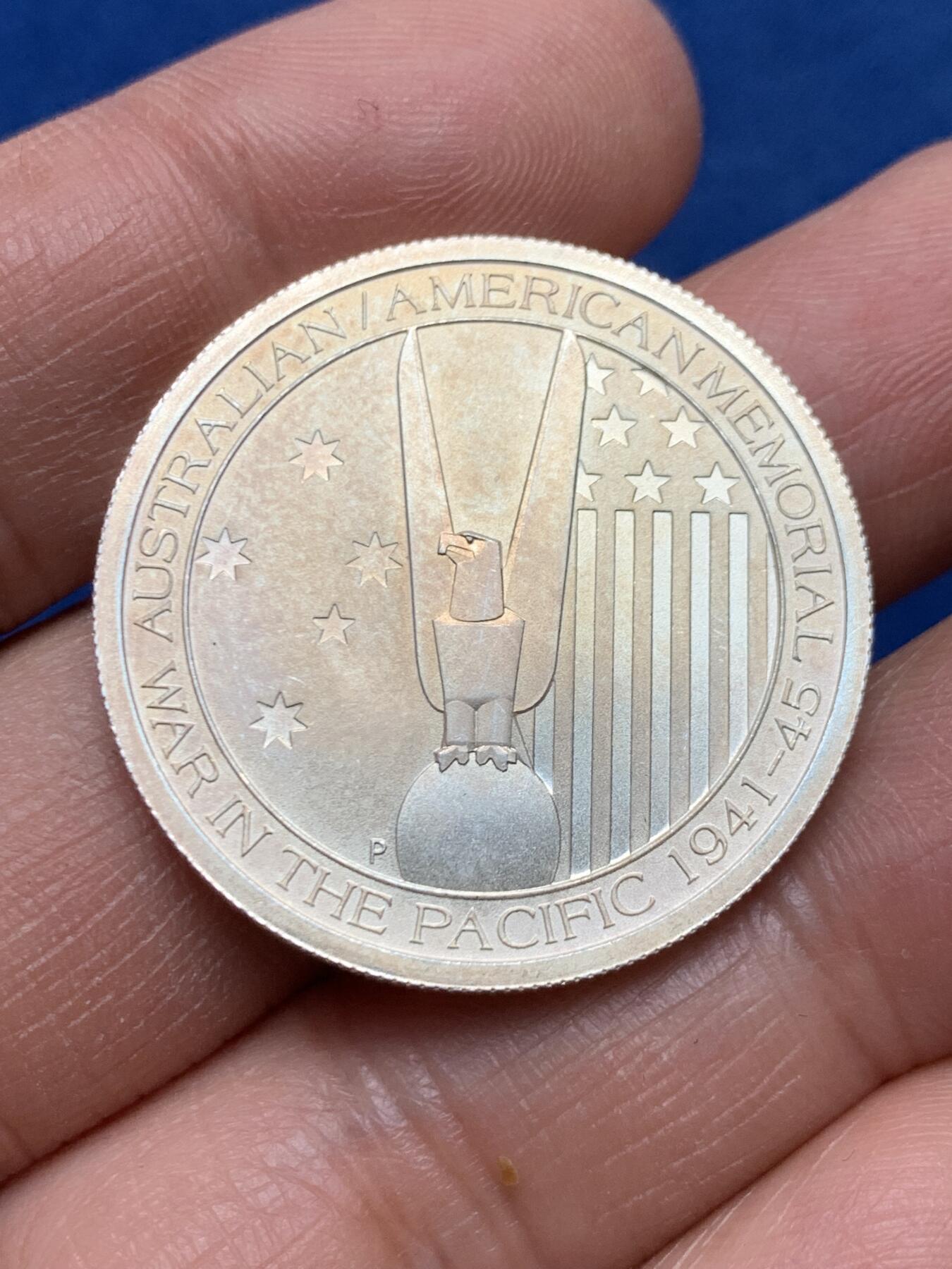 《竞宝斋》第460场 周日，周一，2场连拍 （全场包邮）欢迎送拍 澳大利亚2013年纪念二战澳裔美军50分银币，1/2盎司，999银，15.8克