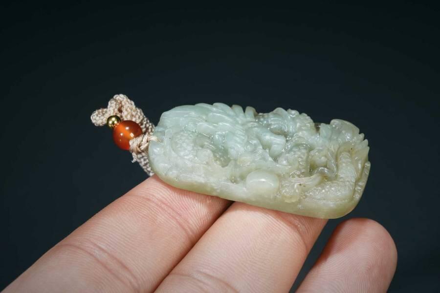 上海都达杂项专场三（全场包邮） 天然和田玉精雕《祥龙吐珠》挂件 附鉴定证书86-105