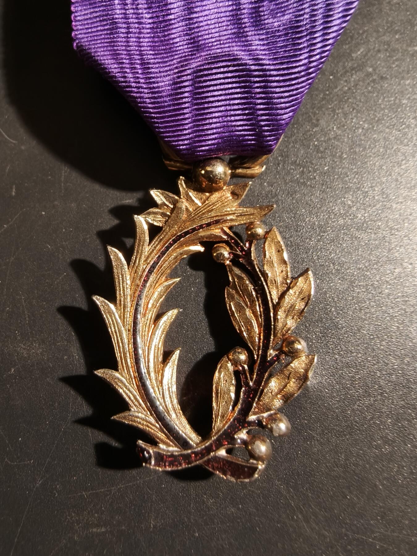 老王徽章第178期 法国军官级棕榈叶勋章    三共珠宝商钻石切割高级定制版     原盒     银质镀金珐琅       