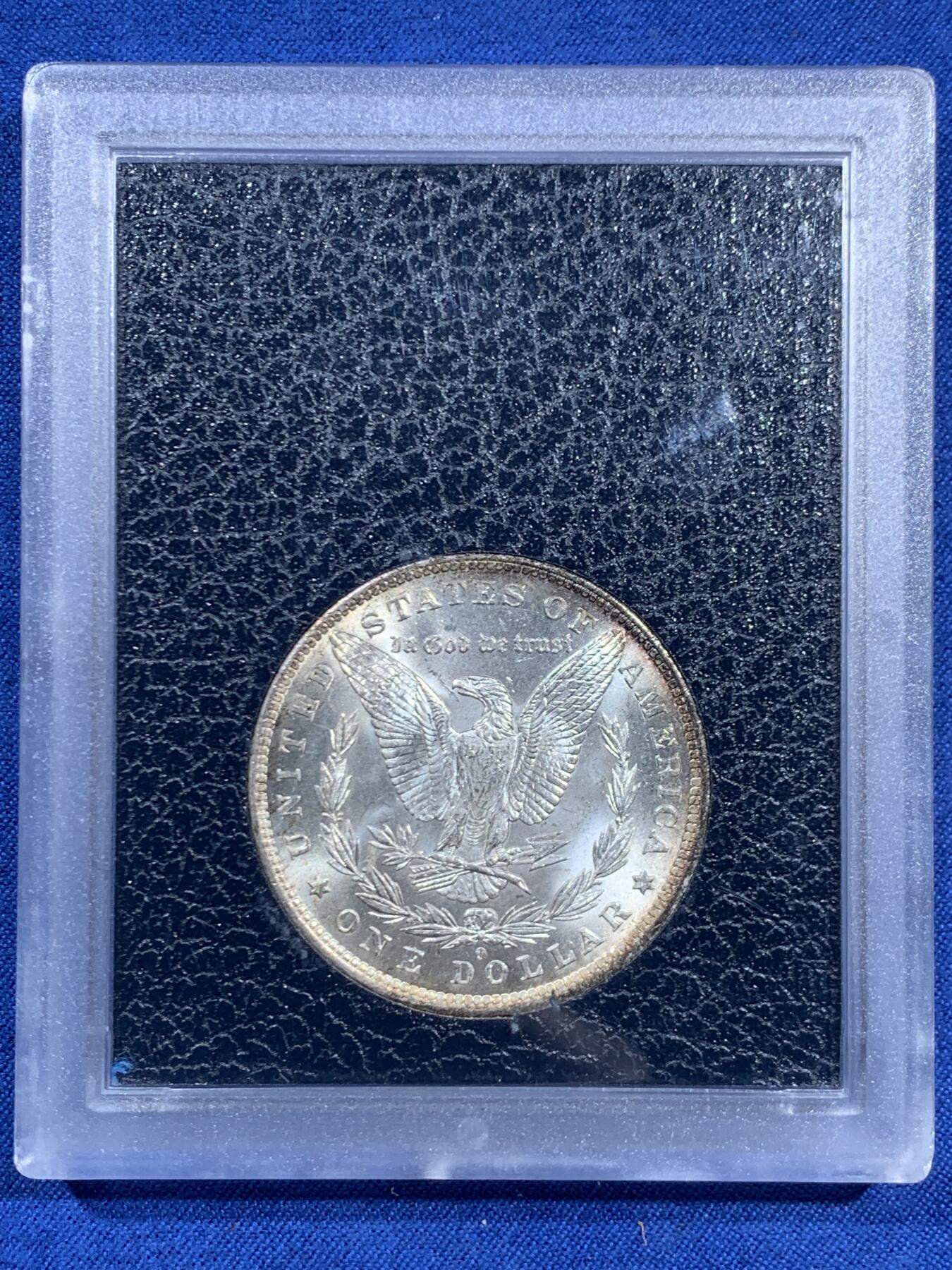 《竞宝斋》第460场 周日，周一，2场连拍 （全场包邮）欢迎送拍 美国 1884年 1美元 摩根币 少见“派拉蒙”集藏原盒 黑盒 环彩 底板光度十足 收藏佳品