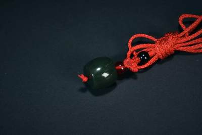 上海都达杂项专场三十四【年后发货全场包邮】  天然和田玉青玉桶珠挂件 附鉴定证书86-96