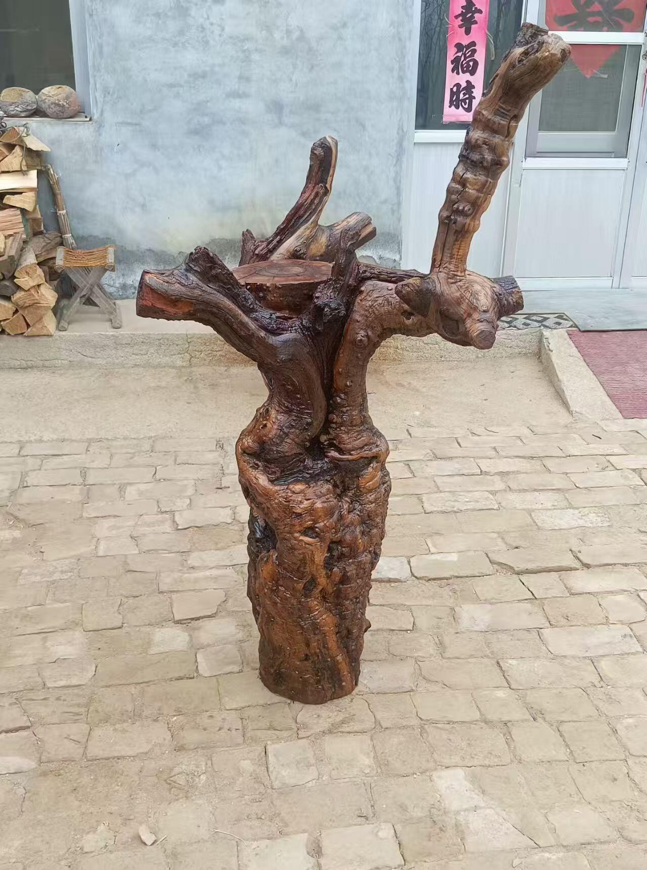 老物件，百年、枣木根雕摆件，造型自然，树瘤纹理清晰，原木材质，保存状态不错，适合茶室、书房、客厅装饰或收藏。
