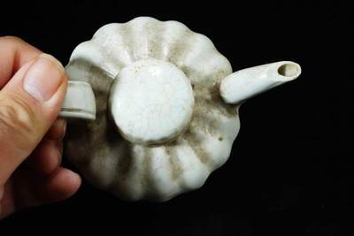 上海都达杂项专场三十四【年后发货全场包邮】   影青釉开片茶壶86-241