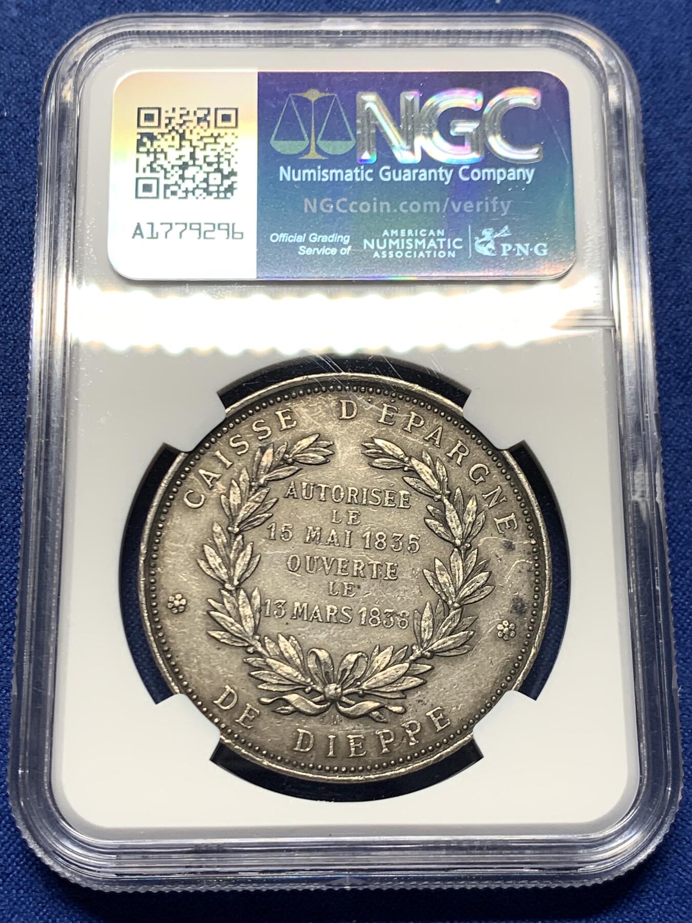 《竞宝斋》第460场 周日，周一，2场连拍 （全场包邮）欢迎送拍 NGC MS62 法国双美人鱼银章大热款 图案寓意:正面双美人鱼、帆船、城堡，呼应迪耶普“港口城市”属性(海洋元素+城市徽章)