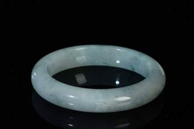 上海都达杂项专场三十四【年后发货全场包邮】  天然冰种飘绿翡翠手镯86-44