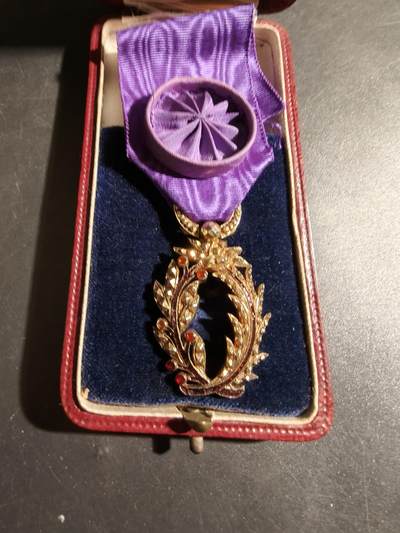 老王徽章第178期 - 法国军官级棕榈叶勋章    三共珠宝商钻石切割高级定制版     原盒     银质镀金珐琅       