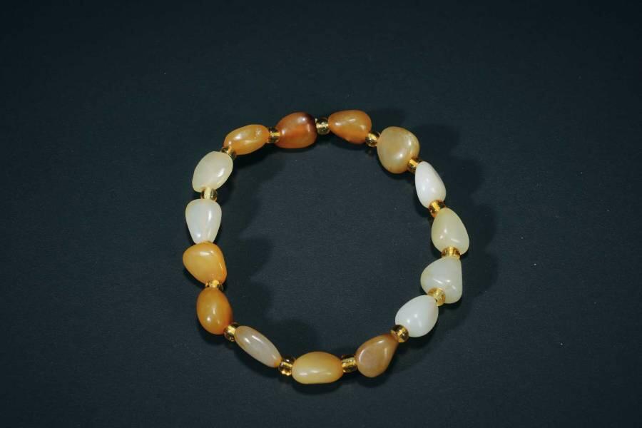 上海都达杂项专场三（全场包邮） 天然 和田玉籽料手串86-78