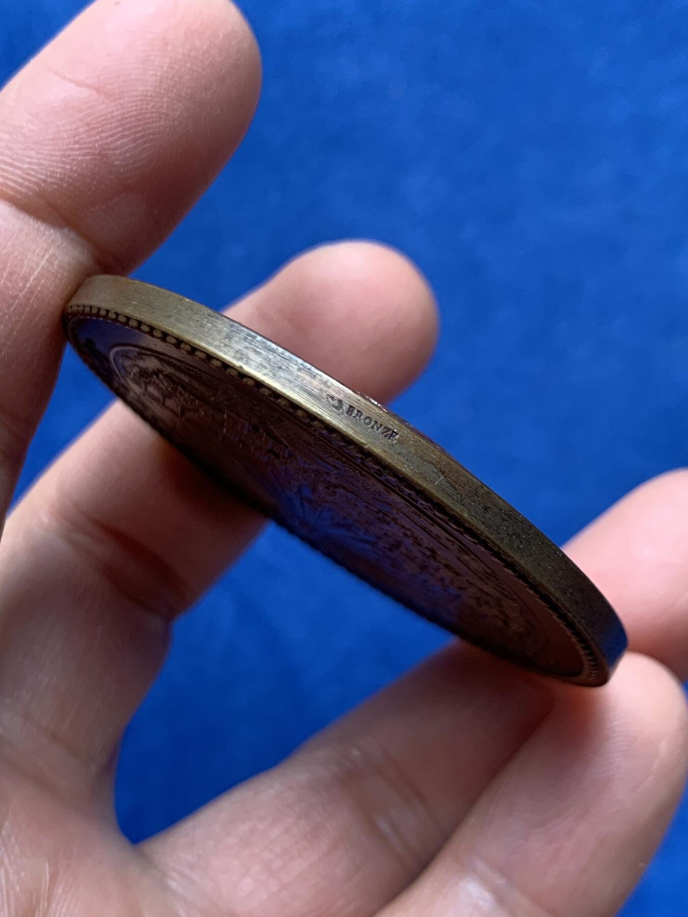 《竞宝斋》第460场 周日，周一，2场连拍 （全场包邮）欢迎送拍 法国天主教枢机主教乔治·丹博瓦大铜章 早期后铸高浮雕 76.2g 53.1mm