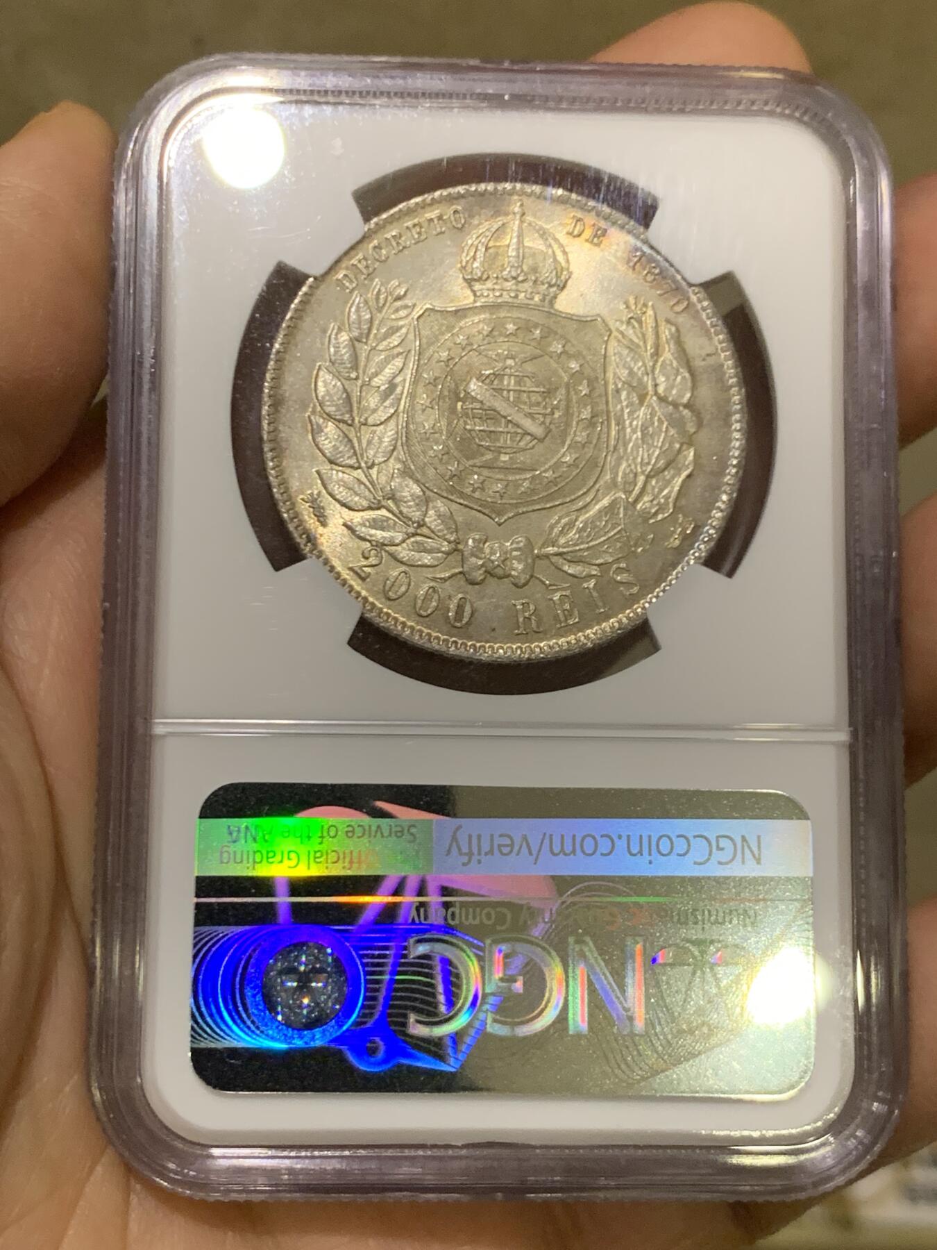 《竞宝斋》第460场 周日，周一，2场连拍 （全场包邮）欢迎送拍 NGC MS65 巴西1888年佩德罗二世2000瑞斯银币 顶级原光五彩 丝绸底板 高分稀少 1888发财年份