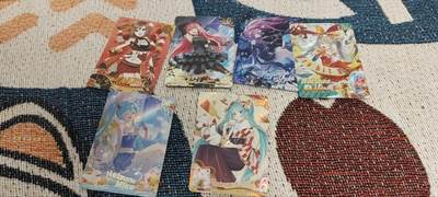 秋原瞳的小店第三十四期（农历马年年味越来越重了，希望大家新的一年龙马精神，一往无前） - 卡游绝版初音ur6箱不同