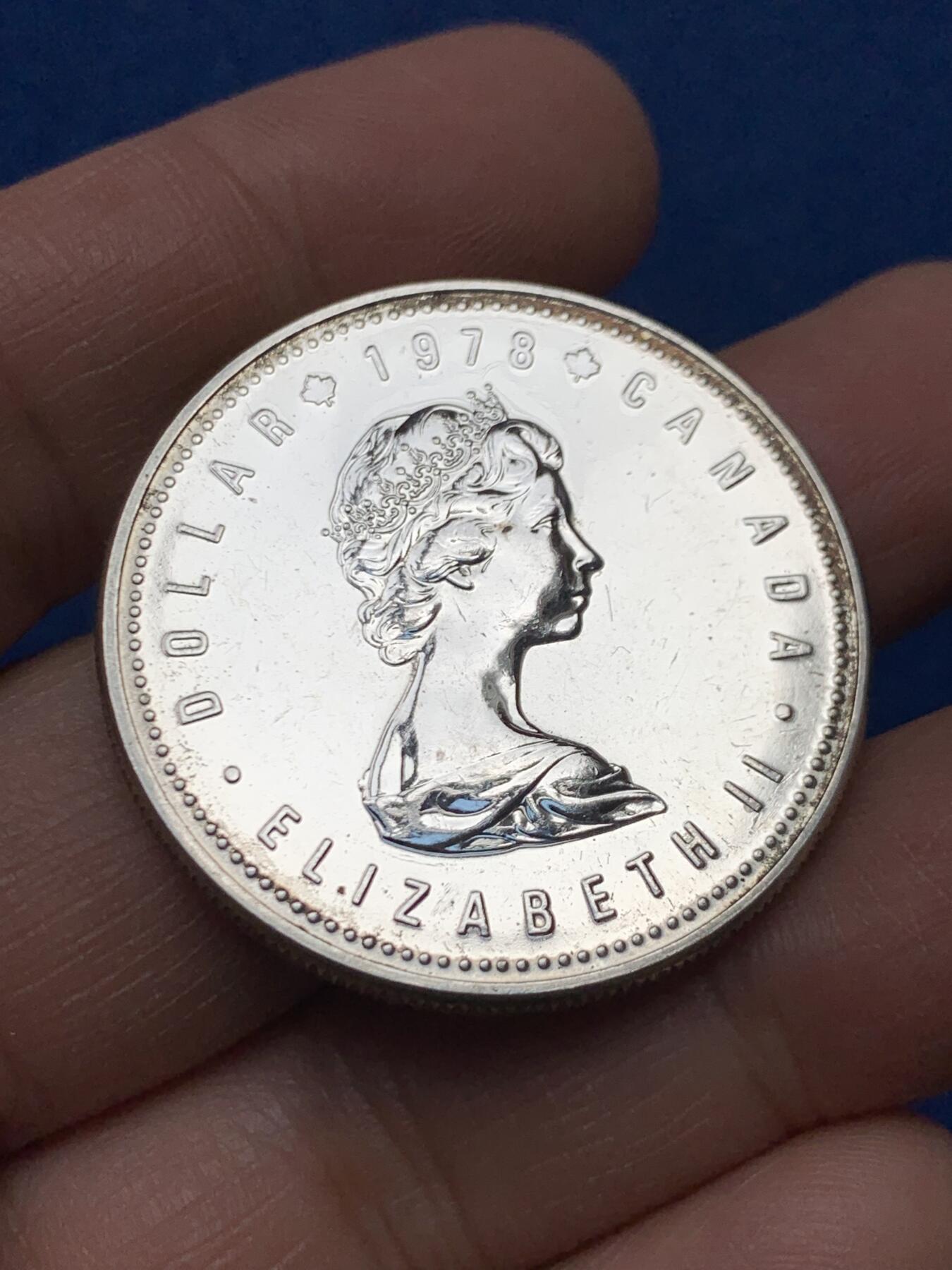 《竞宝斋》第460场 周日，周一，2场连拍 （全场包邮）欢迎送拍 加拿大1978年埃德蒙顿英联邦运动会1元银币，23.7克，500银