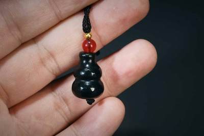 上海都达杂项专场三十四【年后发货全场包邮】  天然和田玉青玉小葫芦挂件 附鉴定证书86-94