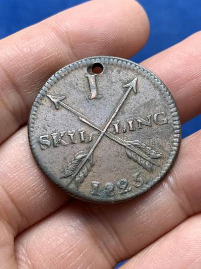 《竞宝斋》第460场 周日，周一，2场连拍 （全场包邮）欢迎送拍 - 瑞典1825年1斯克林铜币 品相不错 可惜打孔了