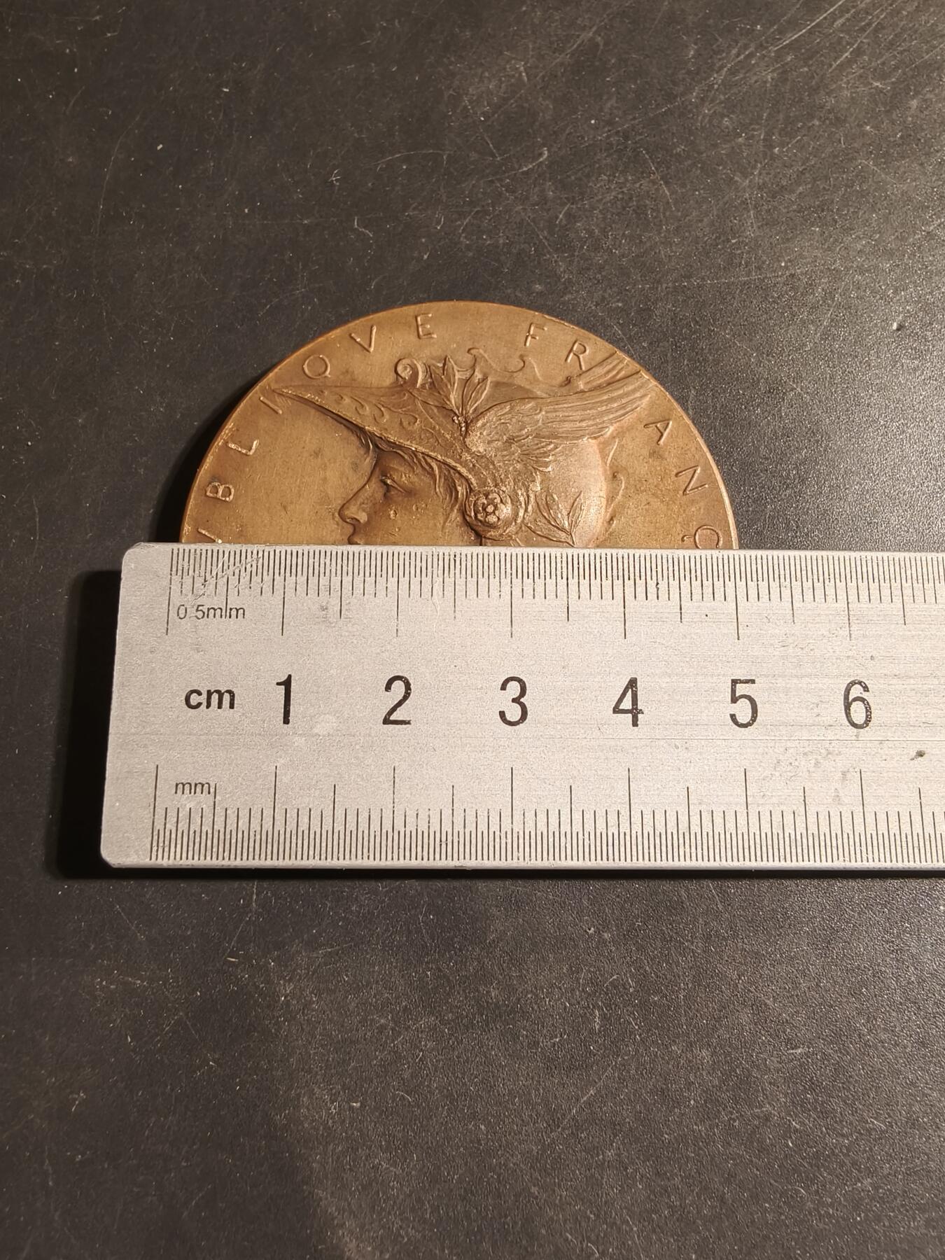 老王徽章第178期 法国一战战争部“为了祖国”大铜章      原盒      戎装玛丽安娜，大师罗蒂版本     直径50mm    重量60.2g