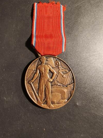 老王徽章第178期 - 法国铜级公共工程企业家联合会奖章    1967年实发