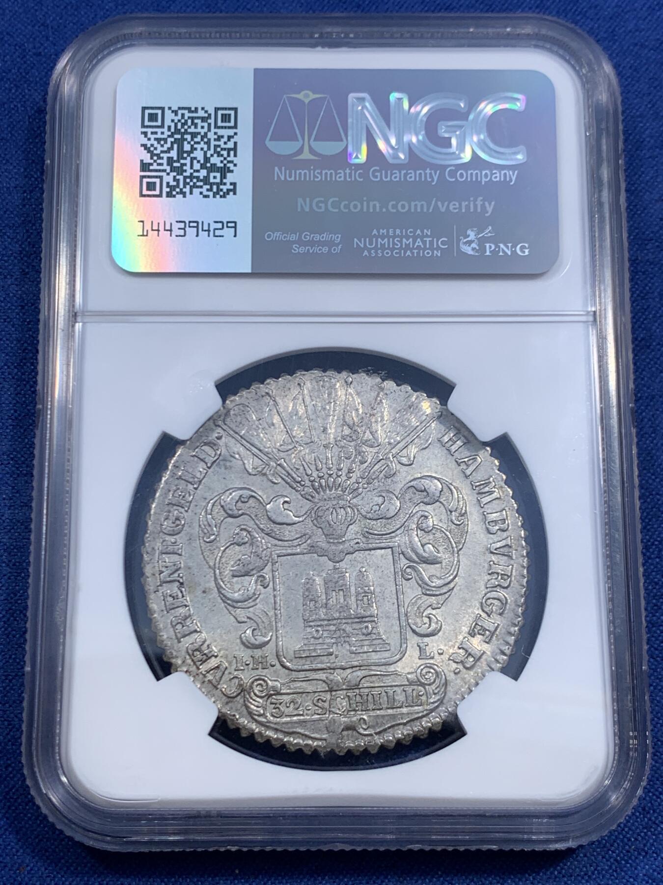 《竞宝斋》第460场 周日，周一，2场连拍 （全场包邮）欢迎送拍 NGC MS64 冠军分 神圣罗马帝国汉堡自由市1758年双头鹰32先令大银币，少见神罗大银，灰彩皮蛋光。双头鹰+汉堡城市徽章，打铸优良，堪称半机制币的样板作。状态卓越，冠军品质