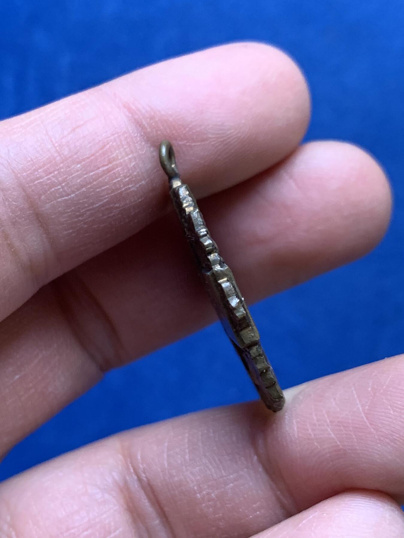 《竞宝斋》第460场 周日，周一，2场连拍 （全场包邮）欢迎送拍 瑞士 1920年 沃州体操节 纪念章 比较少见的品种 30.6X34.3mm 12.2克