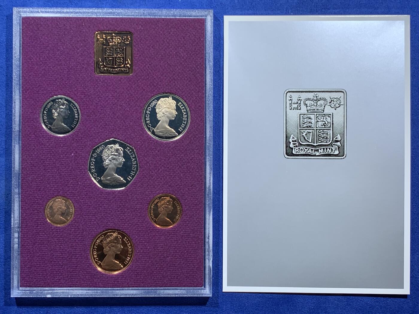 《竞宝斋》第460场 周日，周一，2场连拍 （全场包邮）欢迎送拍 英国1980年精制套币 礼品原装6枚币和1枚章