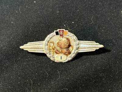 罗岚⭐爱藏⭐甄选专拍第四场-分享拍场赚佣（实体经营） - 民主德国人民军海军一级潜艇技能章 珐琅转轮版本美品