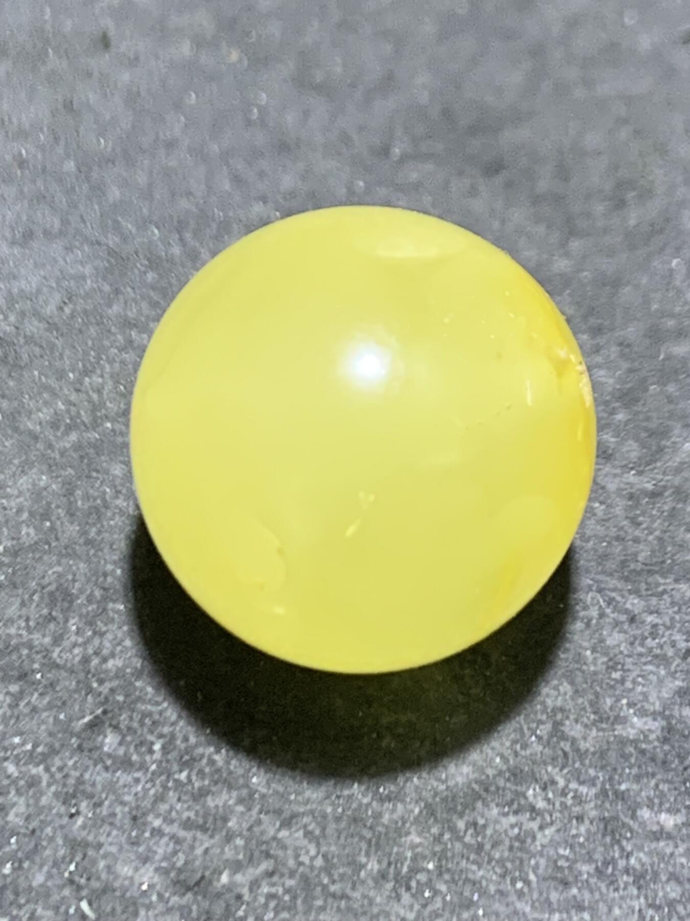 天然乌克兰原矿蜜蜡通货圆珠一颗，