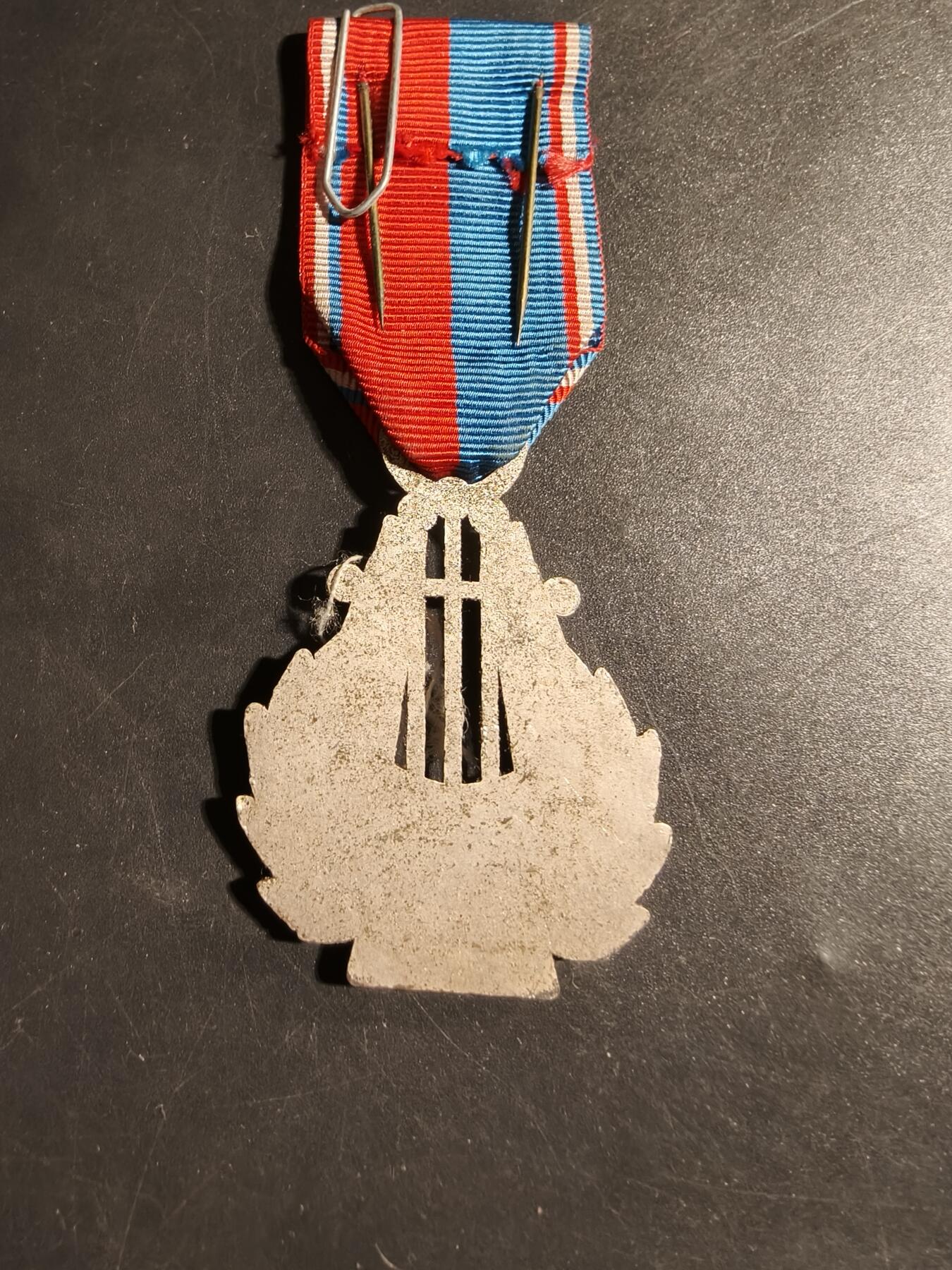 老王徽章第178期 法国银级音乐协会奖章