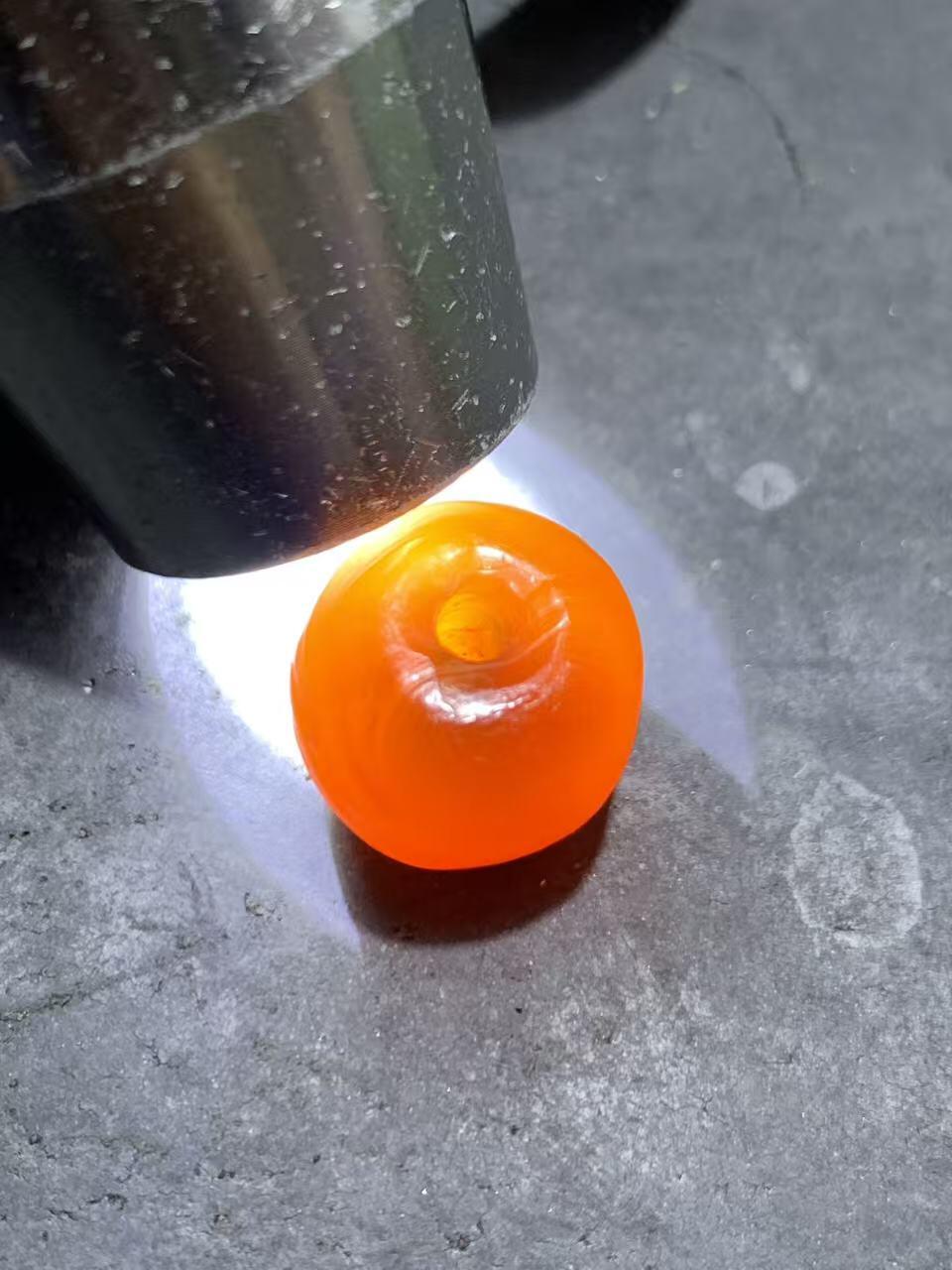 精美高玉化千层风化纹缠丝玛瑙老形桶珠一颗，