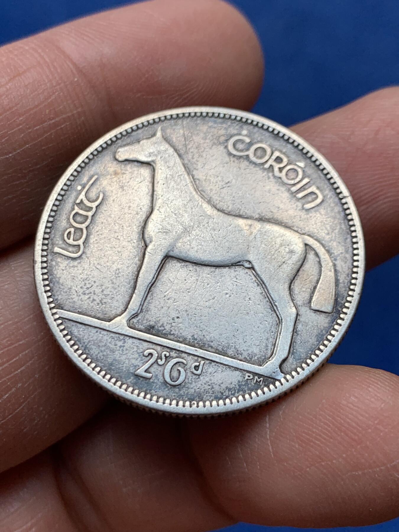 《竞宝斋》第460场 周日，周一，2场连拍 （全场包邮）欢迎送拍 爱尔兰1934年盖尔竖琴半克朗（2先令6便士）银币 750银 13.85克