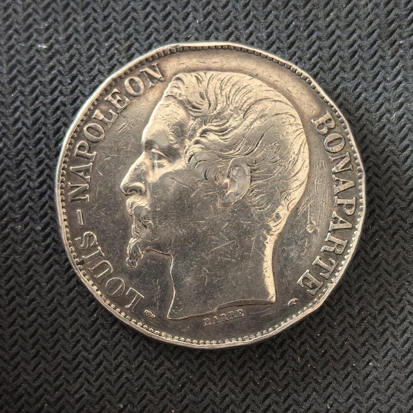 道一币馆币章第一百六十四场 法国1852年无冠版拿破仑三世5法郎银币  25g 900s