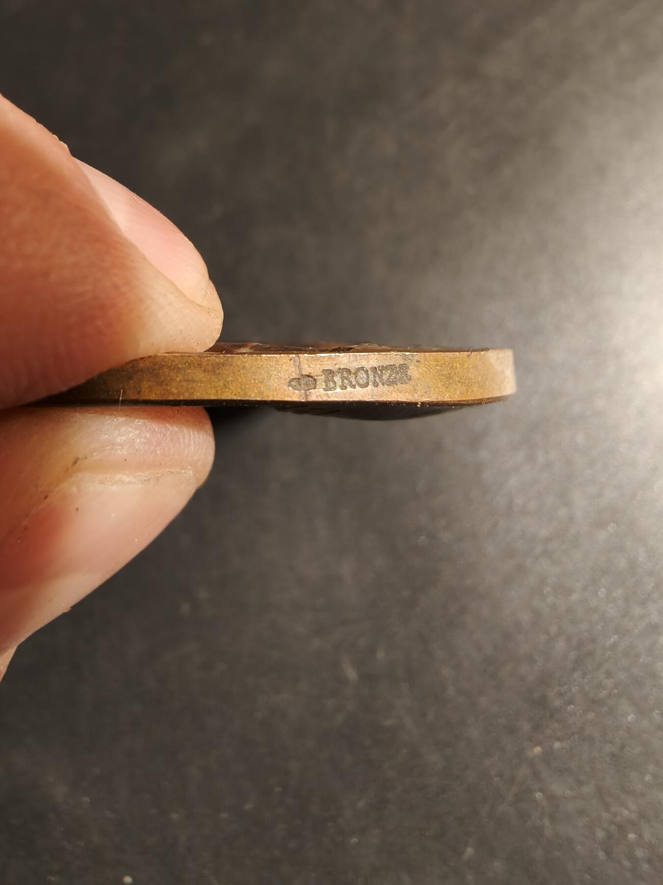 老王徽章第178期 法国一战战争部“为了祖国”大铜章      原盒      戎装玛丽安娜，大师罗蒂版本     直径50mm    重量60.2g