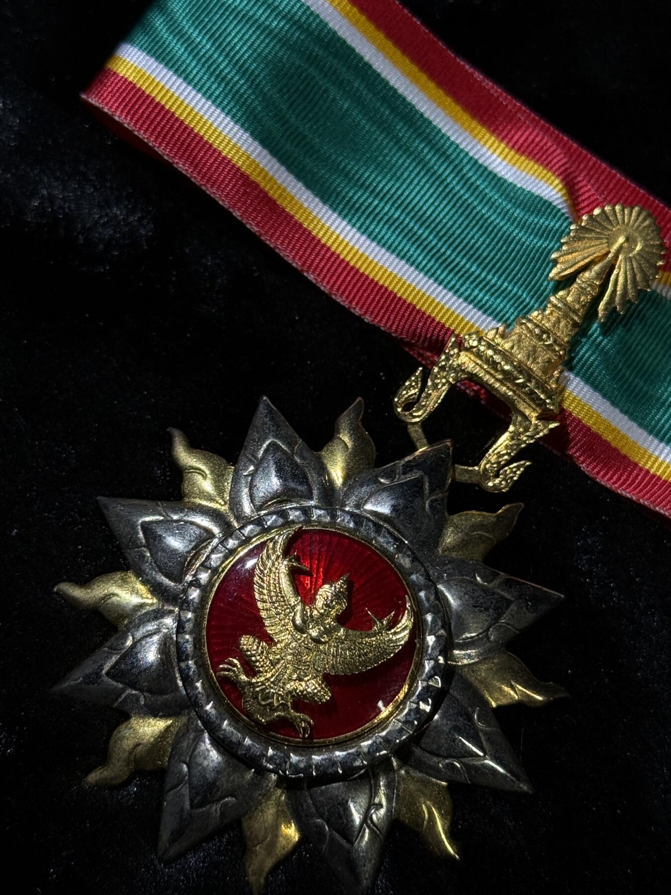 戎马世界章牌大赏第110期 泰国德雷古拉蓬勋章，指挥官级