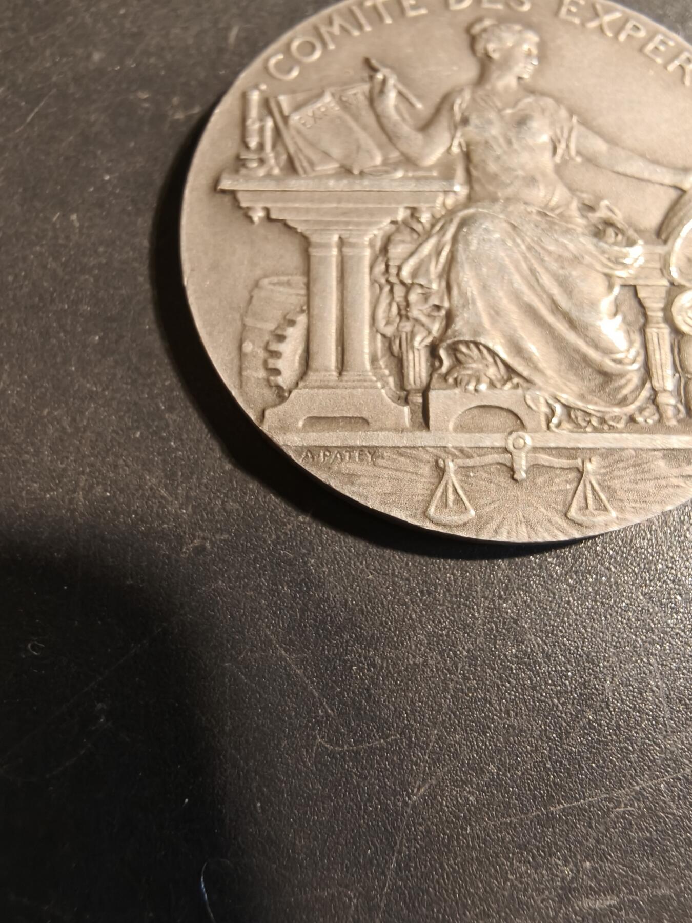 老王徽章第178期 法国工业与商业部银代章    800银    直径33mm    重量15.5g