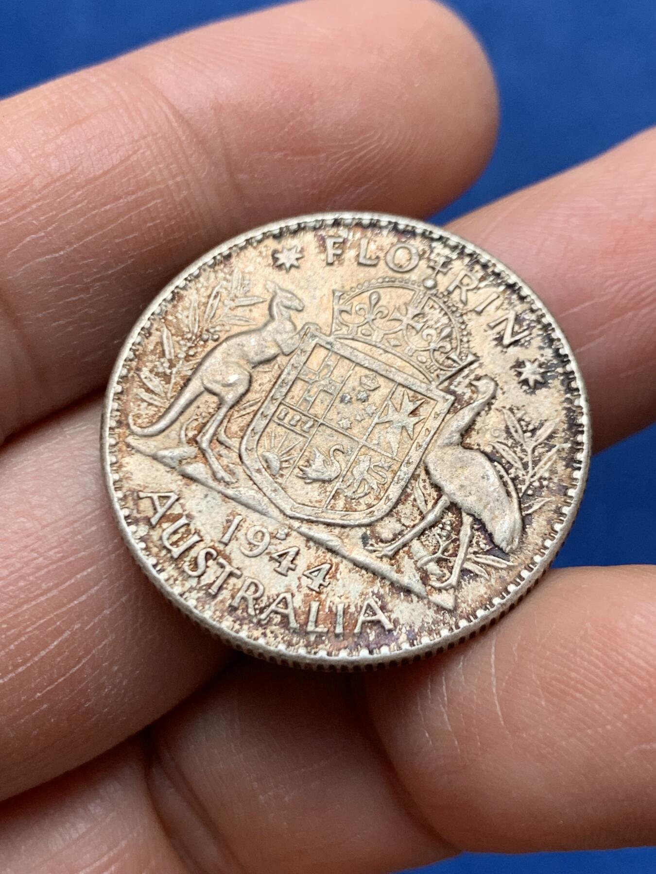 《竞宝斋》第460场 周日，周一，2场连拍 （全场包邮）欢迎送拍 澳大利亚1944年乔治六世1弗洛林银币 高银年份 11.3克 925银 好品带彩