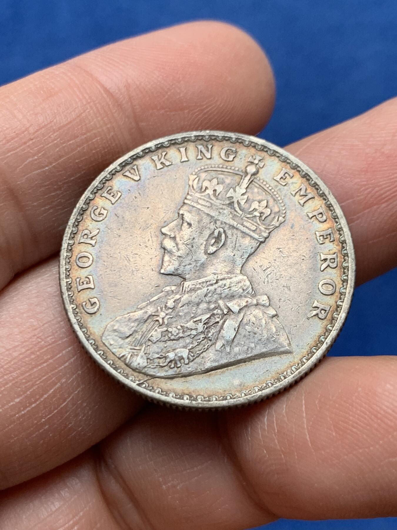 《竞宝斋》第460场 周日，周一，2场连拍 （全场包邮）欢迎送拍 英属印度1918年乔治五世1卢比银币，味道不错