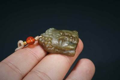 上海都达杂项专场三十四【年后发货全场包邮】  天然和田玉精雕《佛头》挂件 附鉴定证书86-102