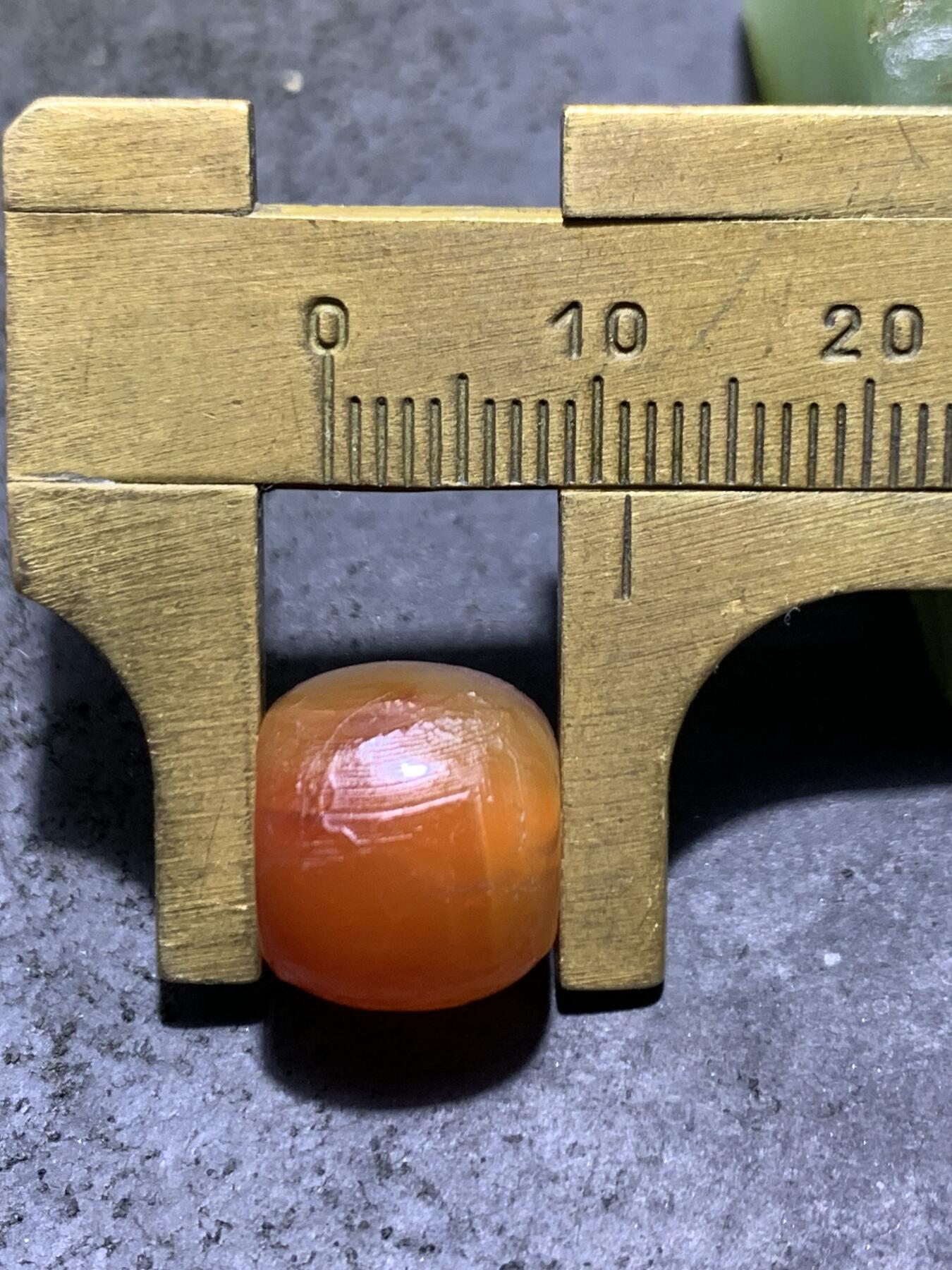 精美高玉化风化纹缠丝玛瑙老形桶珠一颗，