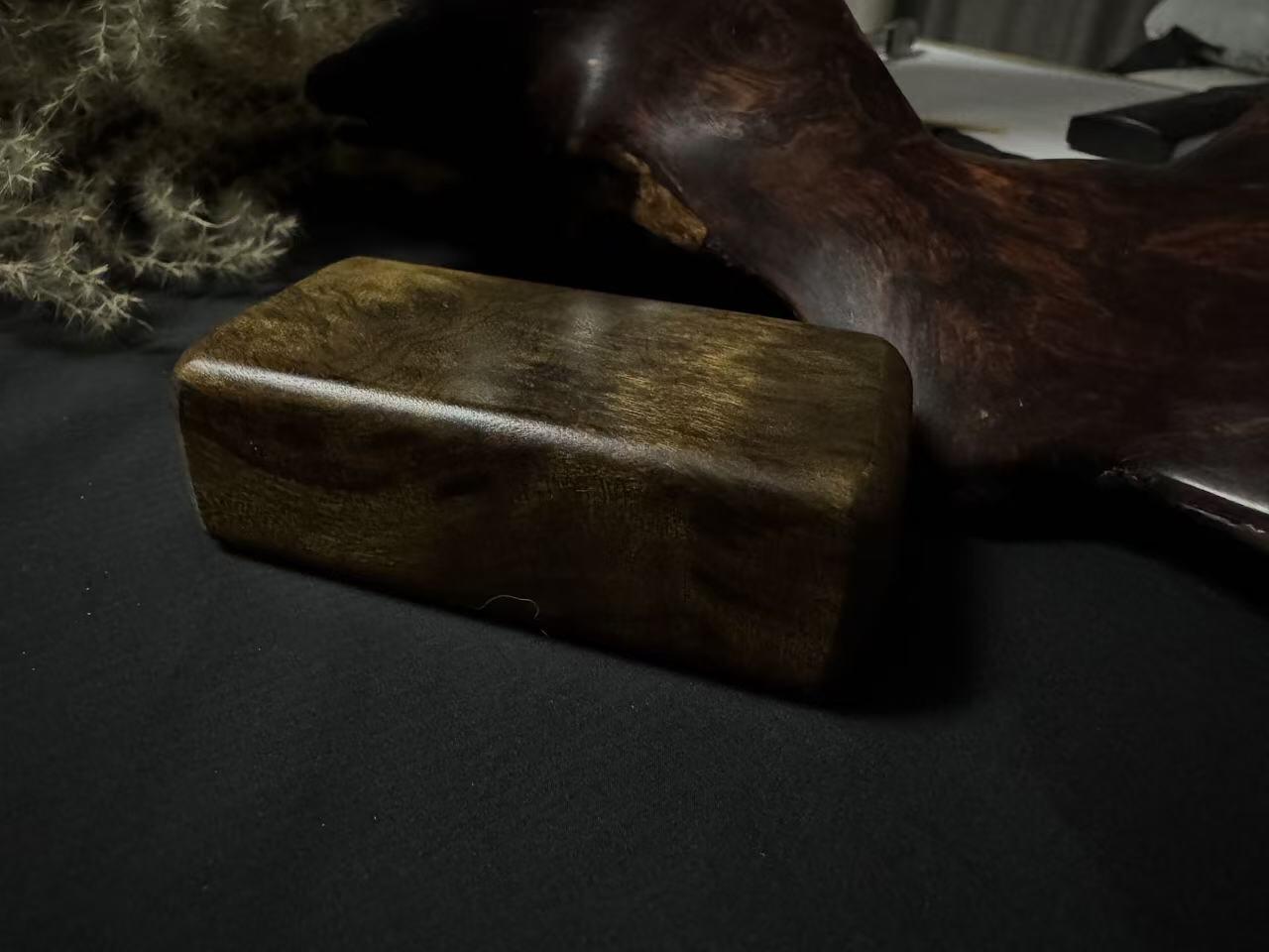 零元拍：B15金丝楠牌子，香喷喷的小金砖，金光闪闪，81/41/26MM