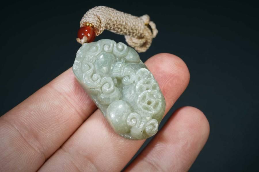 上海都达杂项专场三（全场包邮） 天然和田玉精雕《招财貔貅》挂件 附鉴定证书86-108