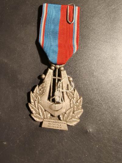 老王徽章第178期 - 法国银级音乐协会奖章