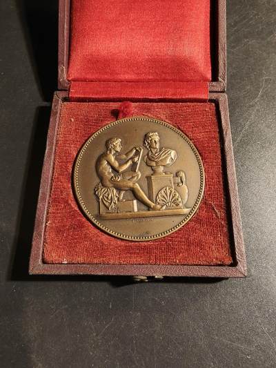 老王徽章第178期 - 法国巴黎艺术竞赛大铜章     原盒     直径45mm    重量43.3g