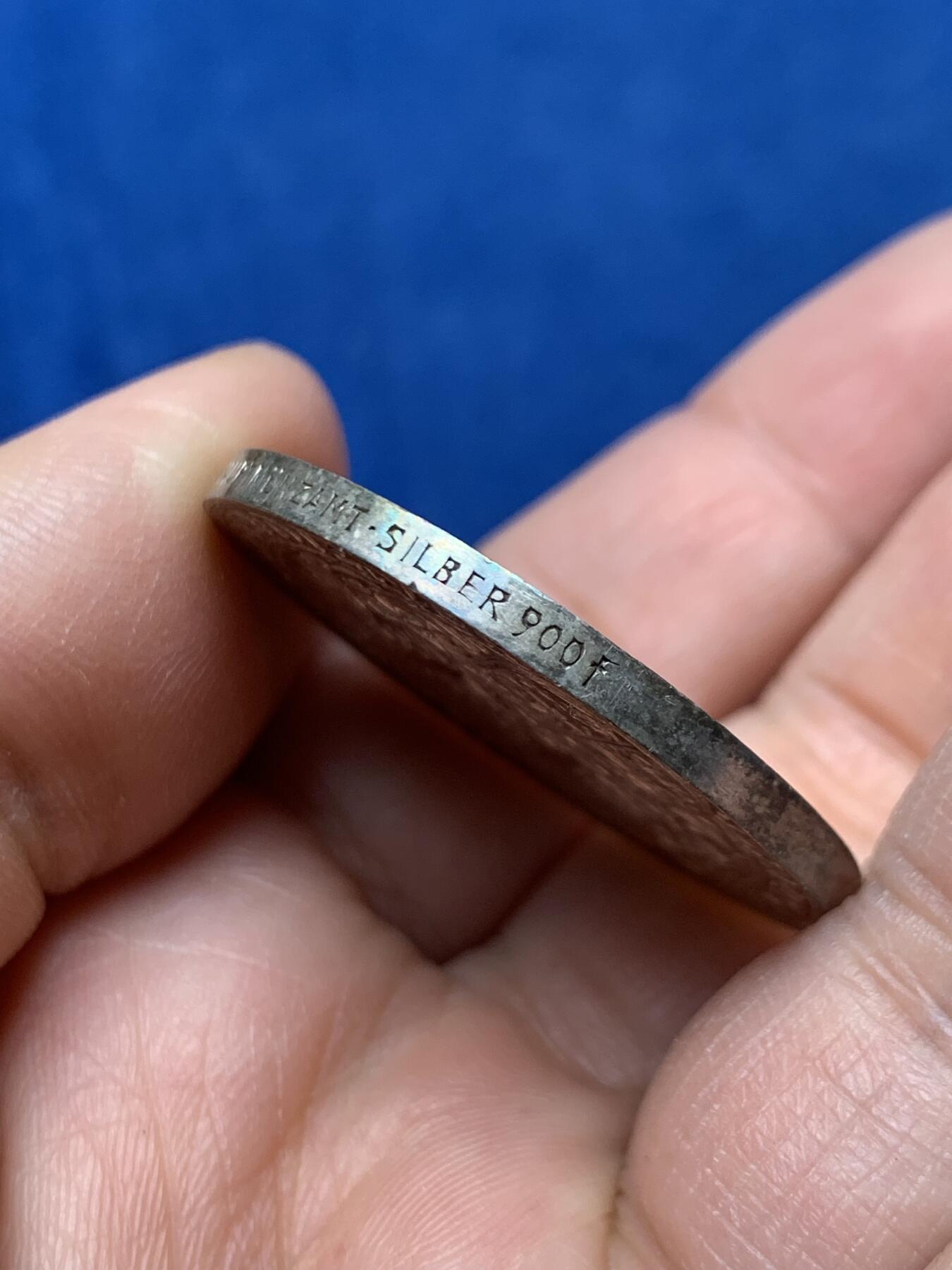 《竞宝斋》第460场 周日，周一，2场连拍 （全场包邮）欢迎送拍 德国1927年兴登堡80大寿5马克纪念银章 带彩包浆 24.75克 36mm