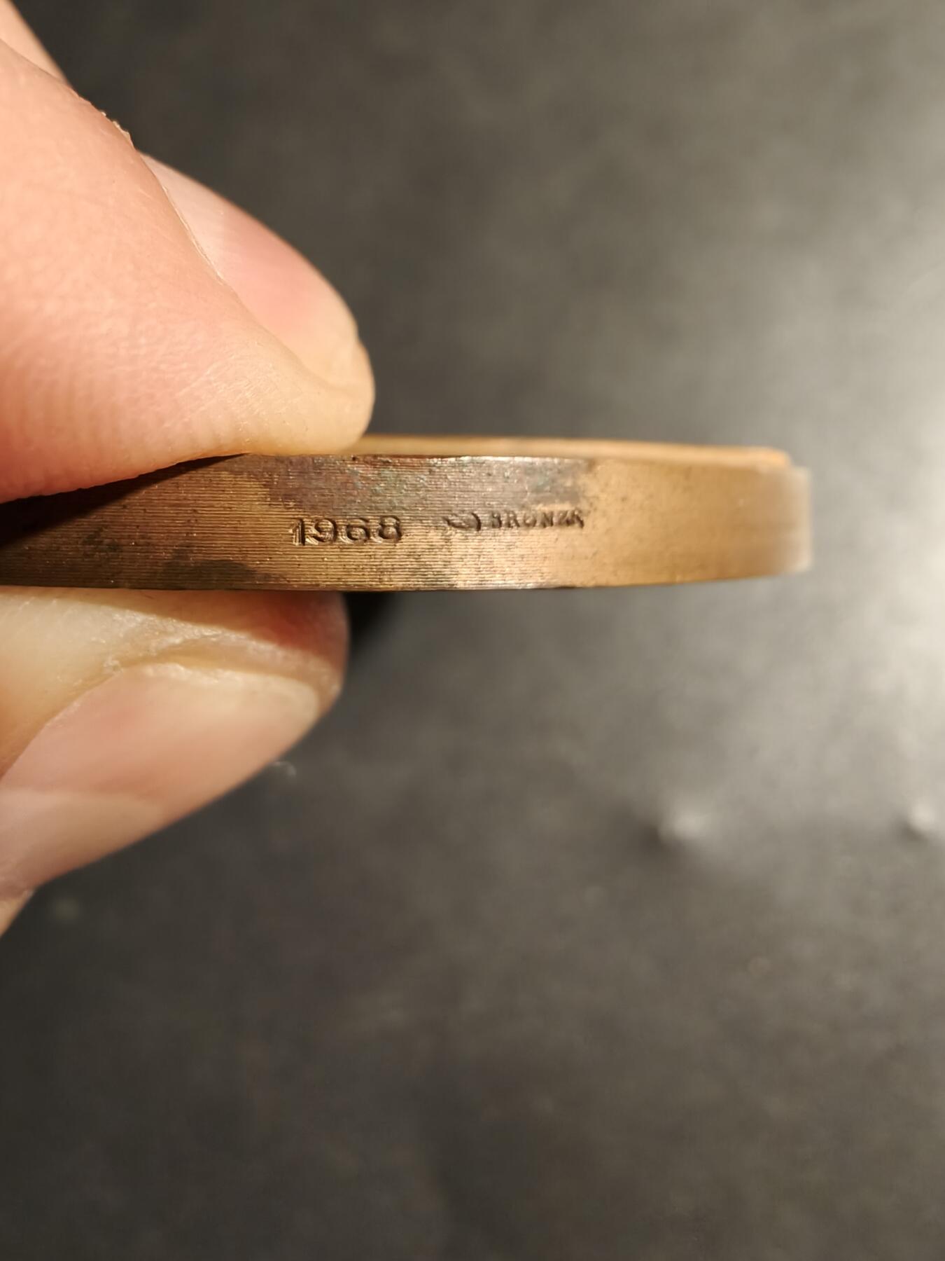 老王徽章第178期 法国养殖动物协会联合会大铜章     原盒      直径68mm    重量146.8g