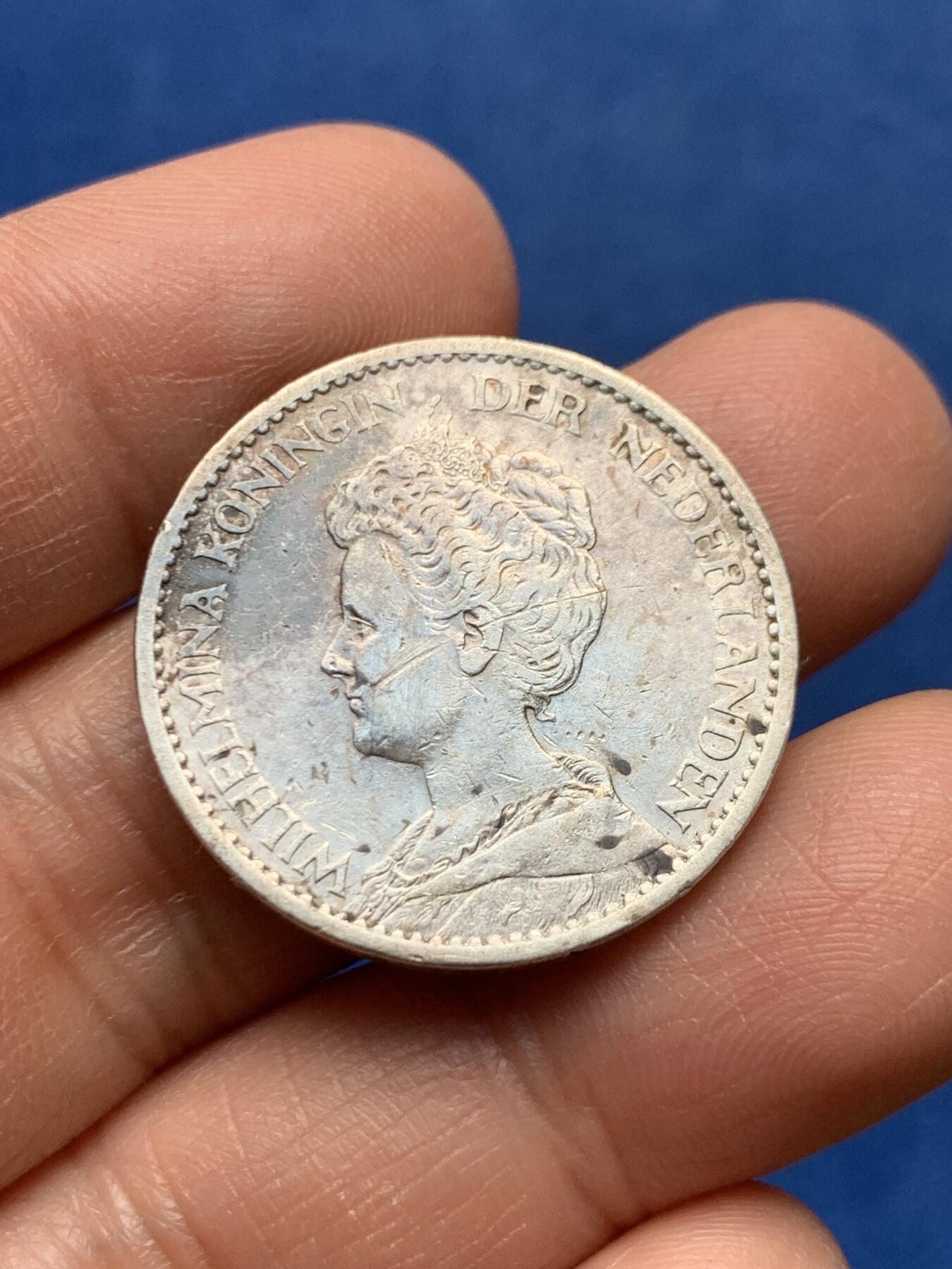 《竞宝斋》第460场 周日，周一，2场连拍 （全场包邮）欢迎送拍 荷兰1913年威廉明娜1盾银币 9.9克 945银