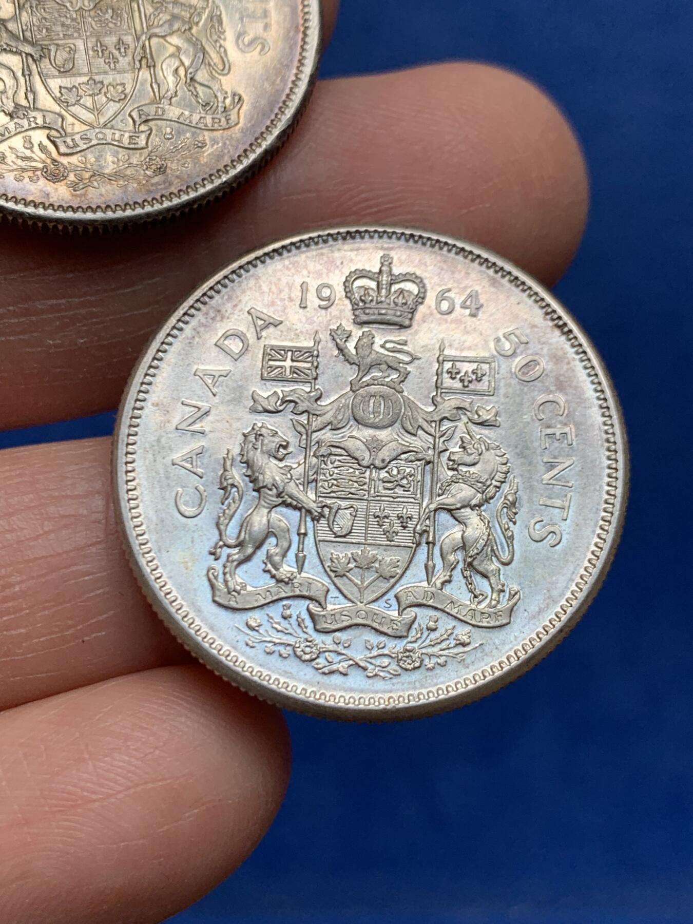 《竞宝斋》第460场 周日，周一，2场连拍 （全场包邮）欢迎送拍 两枚一组 加拿大1964年半圆银币 转光好品 800银 总重23克