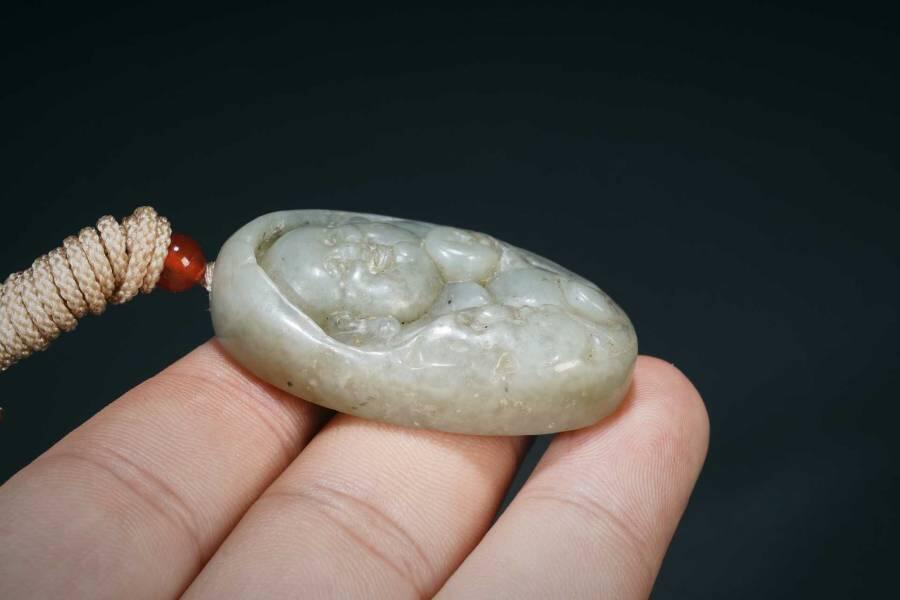 上海都达杂项专场三（全场包邮） 天然和田玉精雕《招财弥勒》挂件 附鉴定证书86-104