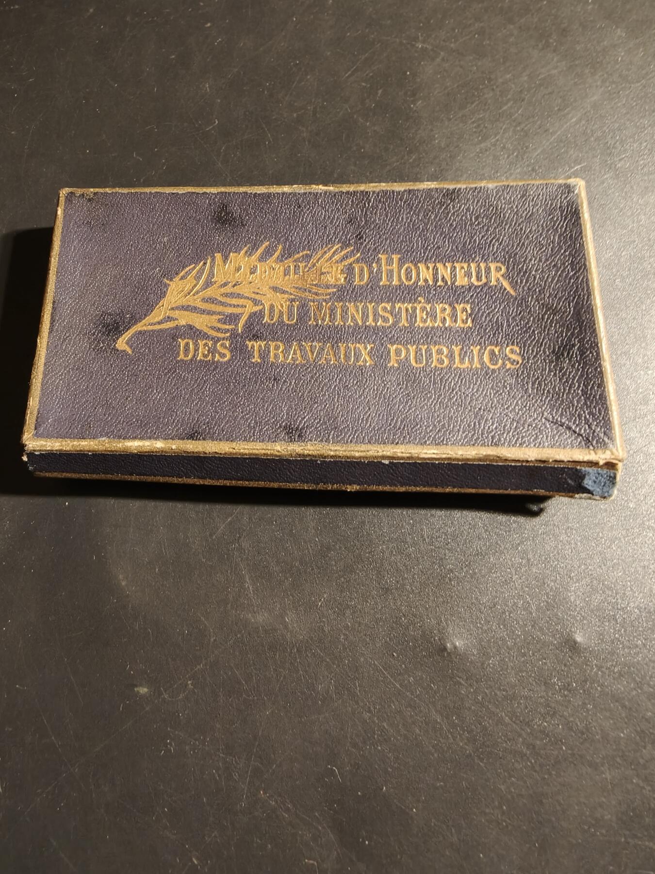 老王徽章第178期 法国银级铁路服务奖章    大师罗蒂版    原盒    1925年实发    800银少见贵金属版     19.7g