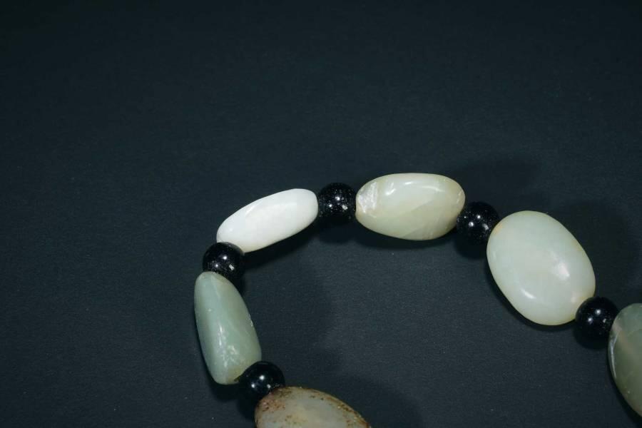 上海都达杂项专场三（全场包邮） 天然和田玉籽料手串86-77