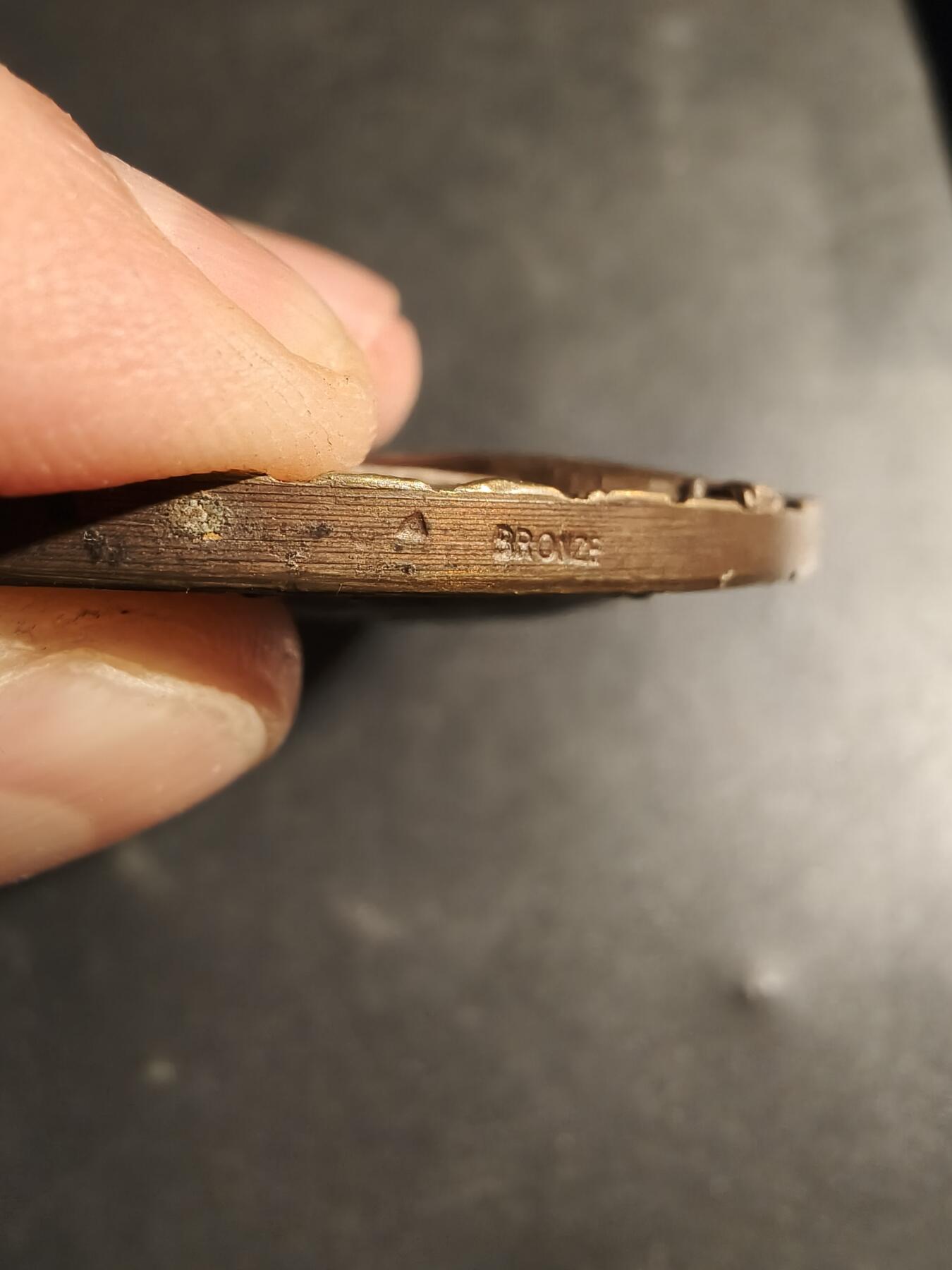 老王徽章第178期 法国哈库尔兄弟公司主席大铜章     原盒      直径80mm     重量222.5g